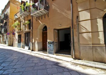 Foto 3 - Locale Commerciale Via Alloro
 
19, Palermo - foto 2