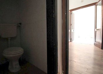 Foto 33 - Locale Commerciale Via Alloro
 
19, Palermo - foto 32