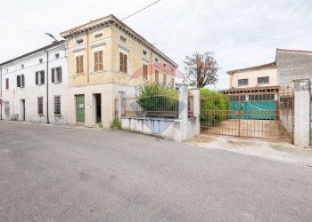 Edificio all\'aperto - Casa indipendente Marcaria - foto 1