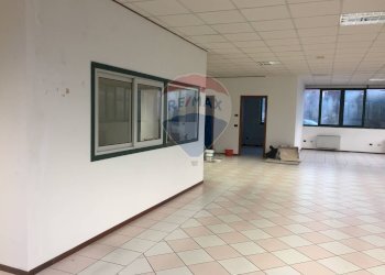 Stanza vuota - Commercial Premises Via Ettore Berni
 
2, Mantova - photo 6