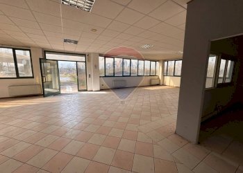 Stanza vuota - Commercial Premises Via Ettore Berni
 
2, Mantova - photo 15