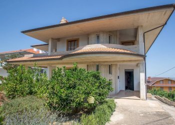 Foto 1 - Villa VIA CROCI
 
14, Casalincontrada - foto 1