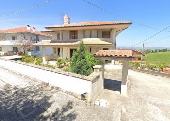 Foto 2 - Villa VIA CROCI
 
14, Casalincontrada - foto 2