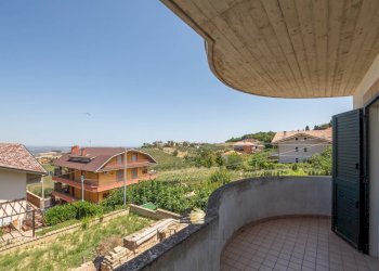 Foto 16 - Villa VIA CROCI
 
14, Casalincontrada - foto 16