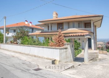 Foto 21 - Villa VIA CROCI
 
14, Casalincontrada - foto 21