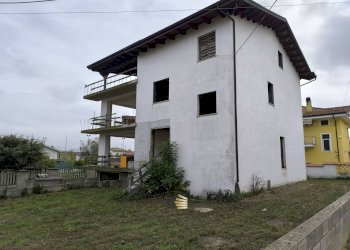 Foto 12 - Casa indipendente VIA CONGIUNTI
 
5, Collecorvino - foto 9
