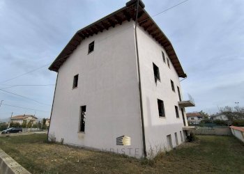 Foto 14 - Casa indipendente VIA CONGIUNTI
 
5, Collecorvino - foto 11