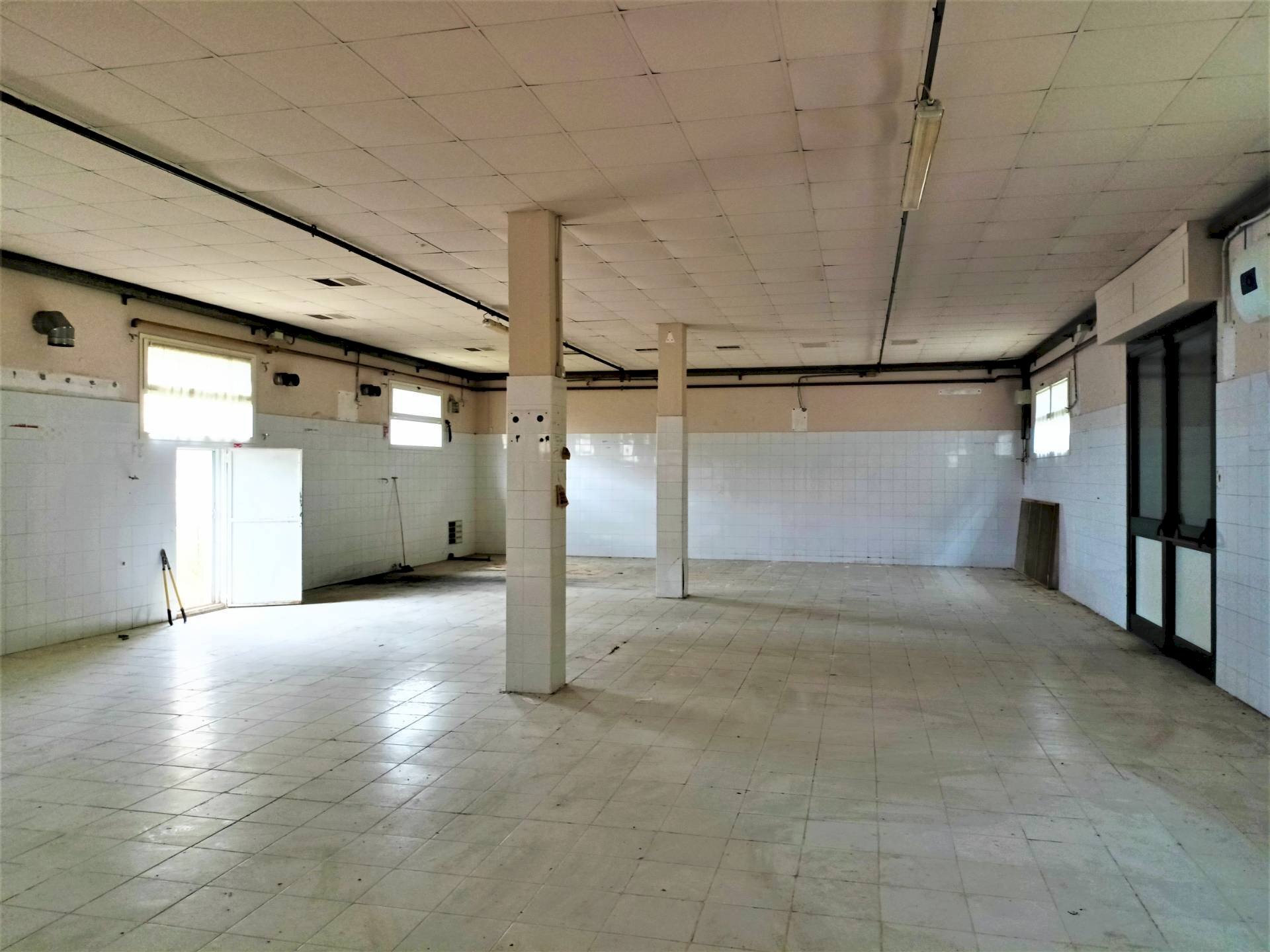 Foto 2 - Locale Commerciale via manzoni, Ponsacco - foto 2