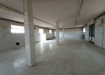 Foto 11 - Locale Commerciale via manzoni, Ponsacco - foto 10