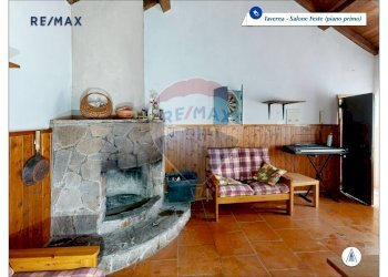 Soggiorno - Casa indipendente piazza Santi Astanzio e Antoniano
 
3, Torrevecchia Pia - foto 39