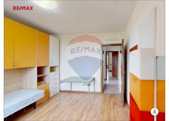 Camera / camera da letto - Three-room apartment VIA ALBERT EINSTEIN
 
17, Villanterio - photo 24