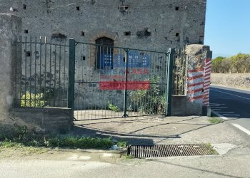 Foto 1 - Villa strada statale 114, Calatabiano - foto 1