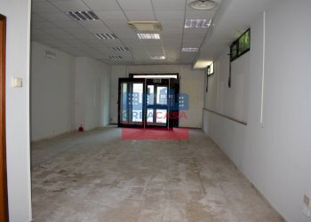 Foto 1 - Locale Commerciale via Garibaldi, Calatabiano - foto 1