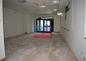 Foto 3 - Locale Commerciale via Garibaldi, Calatabiano - foto 3