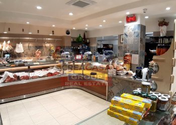 Foto 1 - Attività Commerciale Via Consolare Valeria, Giardini-Naxos - foto 1