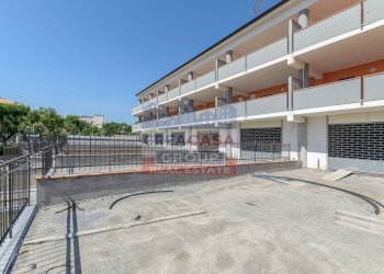 Foto 3 - Locale Commerciale Via Dionisio, Giardini-Naxos - foto 3