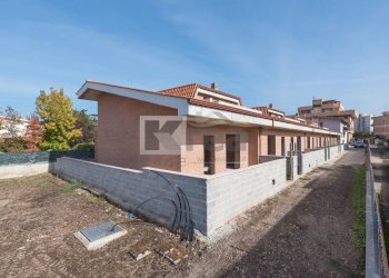 Foto 18 - Villa Via Napoli
 
27, Ciampino - foto 18