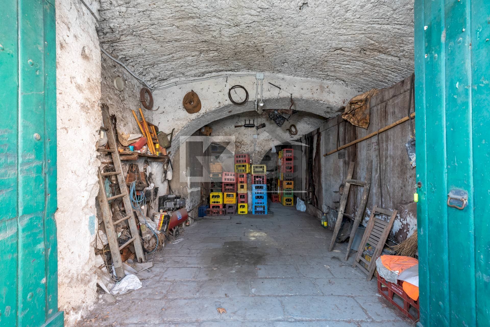 Foto 3 - Magazzino Piazza Giuseppe Garibaldi
 
24, Marino - foto 3