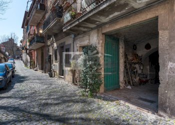 Foto 2 - Magazzino Piazza Giuseppe Garibaldi
 
24, Marino - foto 2