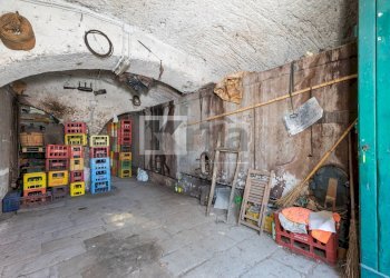 Foto 4 - Magazzino Piazza Giuseppe Garibaldi
 
24, Marino - foto 4