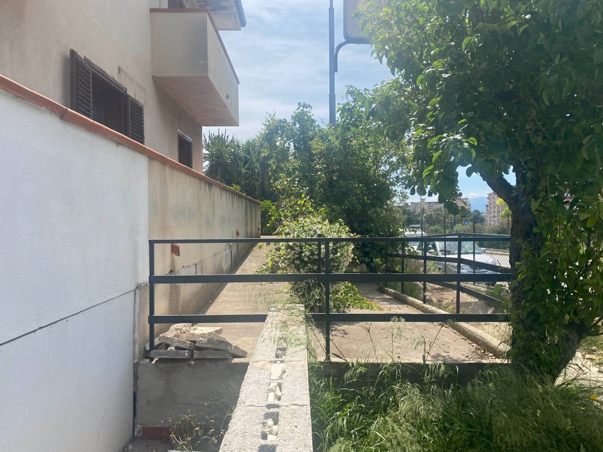 Foto 5 - Commercial Premises Viale Rosario Nicoletti
 
35, Palermo - photo 2