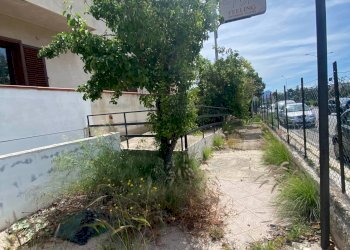 Foto 7 - Locale Commerciale Viale Rosario Nicoletti
 
35, Palermo - foto 4