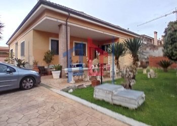 Foto 3 - Villa via mar nero
 
2, Pomezia - foto 3