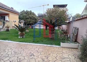 Foto 2 - Villa via mar nero
 
2, Pomezia - foto 2