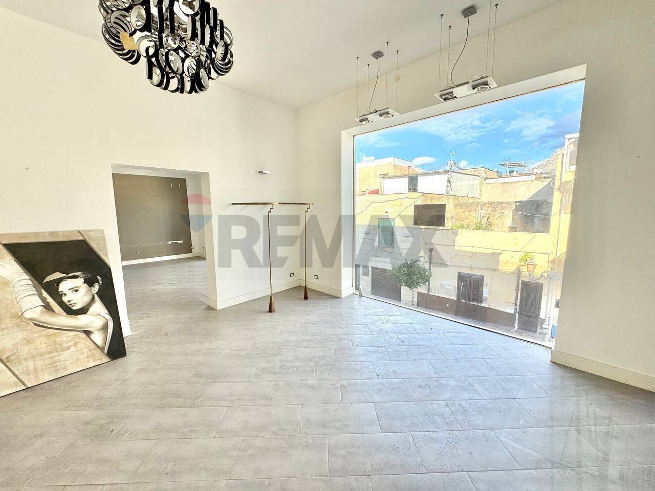 Stanza vuota - Locale Commerciale Corso Vittorio Emanuele III
 
234, Terrasini - foto 1