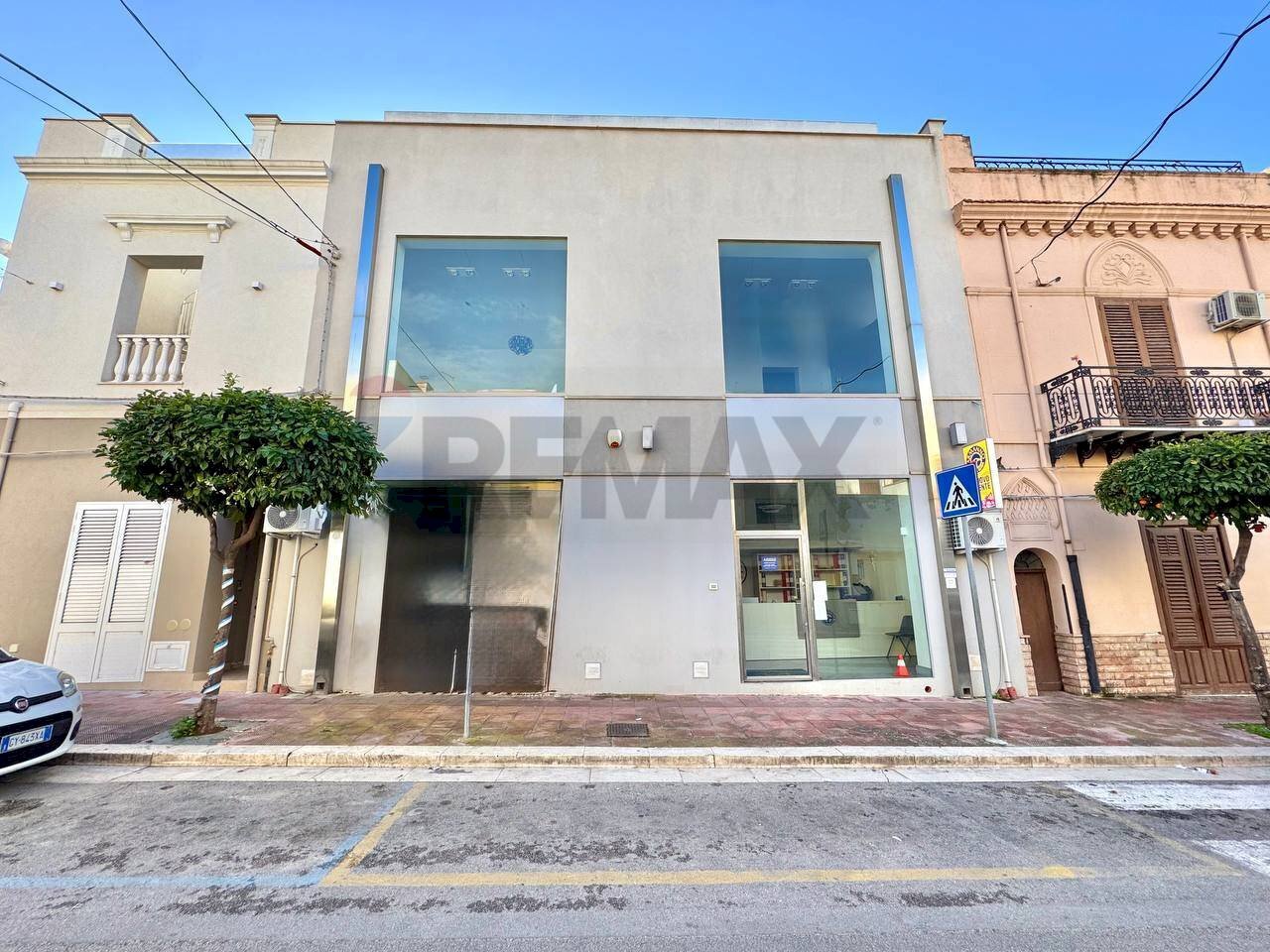 Edificio all\'aperto - Locale Commerciale Corso Vittorio Emanuele III
 
234, Terrasini - foto 2