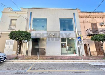 Edificio all\'aperto - Locale Commerciale Corso Vittorio Emanuele III
 
234, Terrasini - foto 2