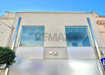 Piscina - Locale Commerciale Corso Vittorio Emanuele III
 
234, Terrasini - foto 3