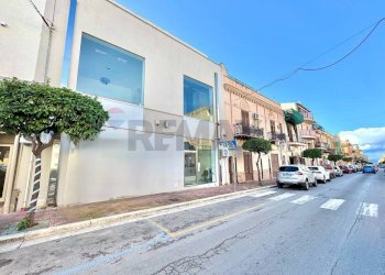 Edificio all\'aperto - Locale Commerciale Corso Vittorio Emanuele III
 
234, Terrasini - foto 4