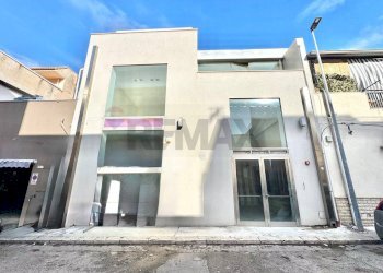 Edificio all\'aperto - Locale Commerciale Corso Vittorio Emanuele III
 
234, Terrasini - foto 5