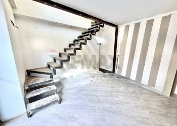 Scale - Locale Commerciale Corso Vittorio Emanuele III
 
234, Terrasini - foto 8