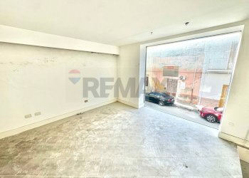 Stanza vuota - Locale Commerciale Corso Vittorio Emanuele III
 
234, Terrasini - foto 9