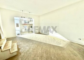 Stanza vuota - Locale Commerciale Corso Vittorio Emanuele III
 
234, Terrasini - foto 15