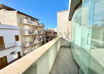 Balcone - Locale Commerciale Corso Vittorio Emanuele III
 
234, Terrasini - foto 18