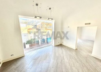 Stanza vuota - Locale Commerciale Corso Vittorio Emanuele III
 
234, Terrasini - foto 23