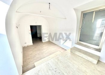 Stanza vuota - Locale Commerciale Corso Vittorio Emanuele III
 
234, Terrasini - foto 26