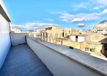 Balcone - Locale Commerciale Corso Vittorio Emanuele III
 
234, Terrasini - foto 31