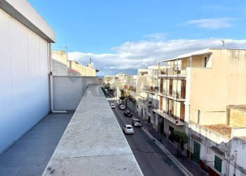 Edificio all\'aperto - Locale Commerciale Corso Vittorio Emanuele III
 
234, Terrasini - foto 32