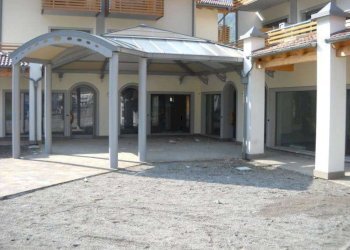 vista - Locale Commerciale Giuseppe Garibaldi
 
141, Storo - foto 1