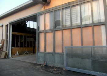 Facciata - Capannone via Fratelli Kennedy, Novedrate - foto 4