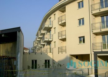 Foto 16 - Locale Commerciale via Toti, Carugo - foto 16