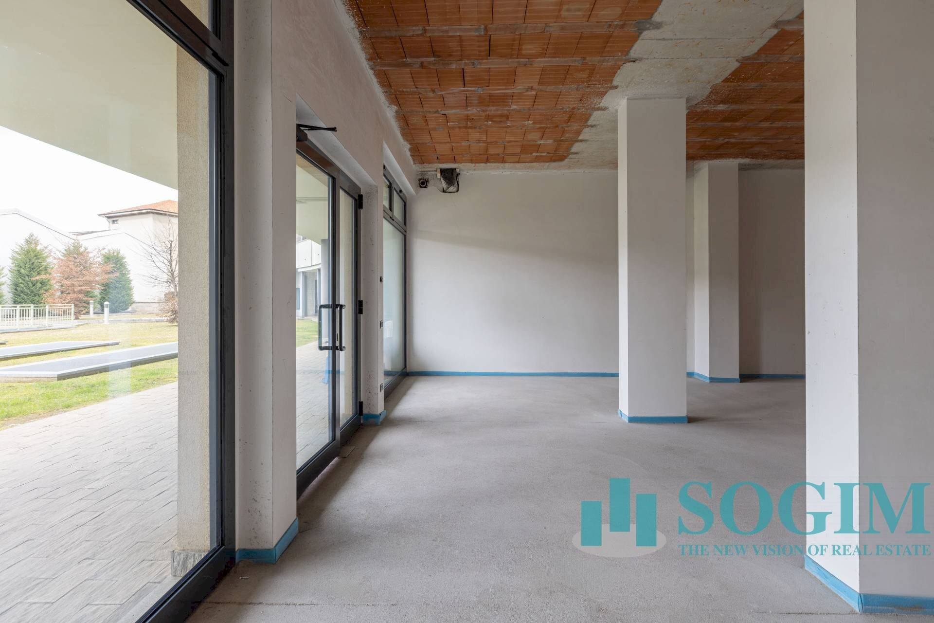 Foto 2 - Negozio via Toti, Carugo - foto 2