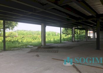 foto interna - Locale Commerciale Strada Statale Dei Giovi
 
snc, Cermenate - foto 6