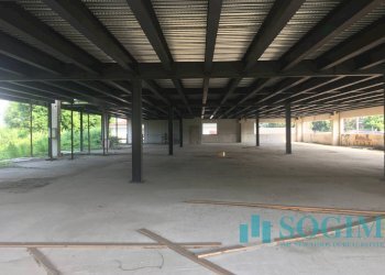 foto interna - Commercial Premises Strada Statale Dei Giovi
 
snc, Cermenate - photo 2