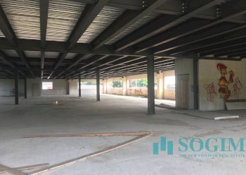 foto interna - Commercial Premises Strada Statale Dei Giovi
 
snc, Cermenate - photo 4