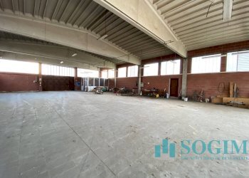 Foto 3 - Capannone Via Virgilio
 
24, Cantù - foto 3